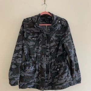 NWT CAMO UTILITY JACKET